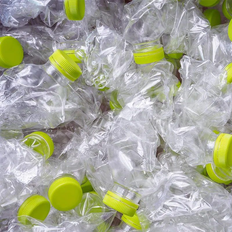 Bottiglie di plastica trasparente da riciclare