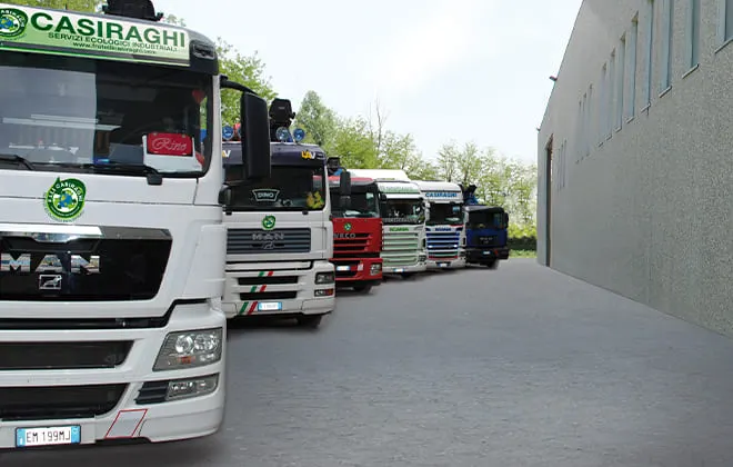 Autocarro Casiraghi Trasporti con container scarrabili